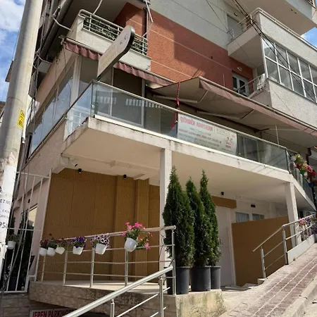 Urban Πανσιόν 3*