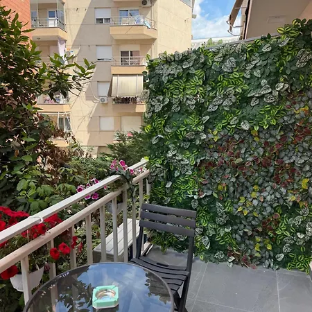 Urban Πανσιόν 3*